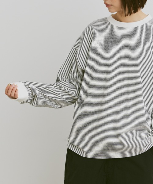 flaner（フラネ）の「Loose micro border long tee / ルーズマイクロボーダーロンT（Tシャツ/カットソー・レディース・ホワイト/ネイビー・LARGE/MEDIUM）」の9枚目の写真