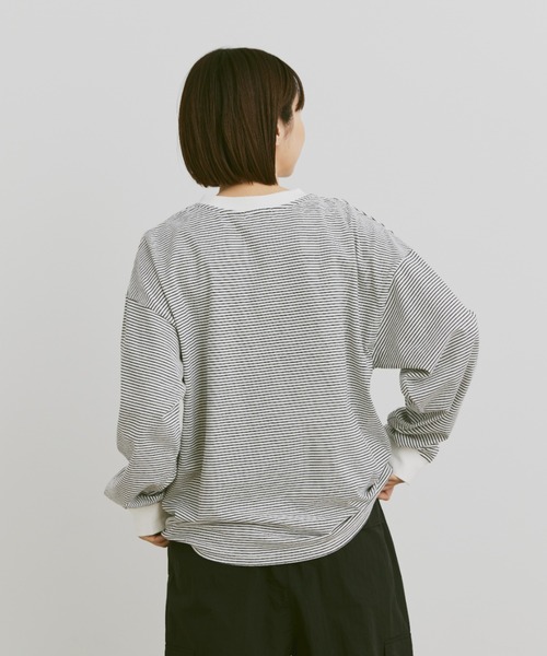 flaner（フラネ）の「Loose micro border long tee / ルーズマイクロボーダーロンT（Tシャツ/カットソー・レディース・ホワイト/ネイビー・LARGE/MEDIUM）」の7枚目の写真