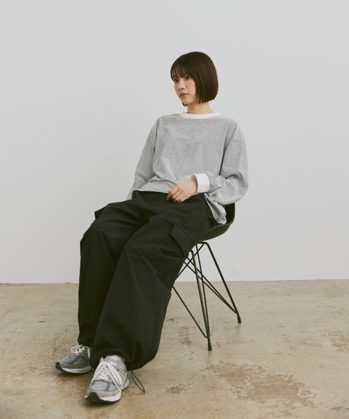 flaner（フラネ）の「Loose micro border long tee / ルーズマイクロボーダーロンT（Tシャツ/カットソー・レディース・ホワイト/ネイビー・LARGE/MEDIUM）」の18枚目の写真