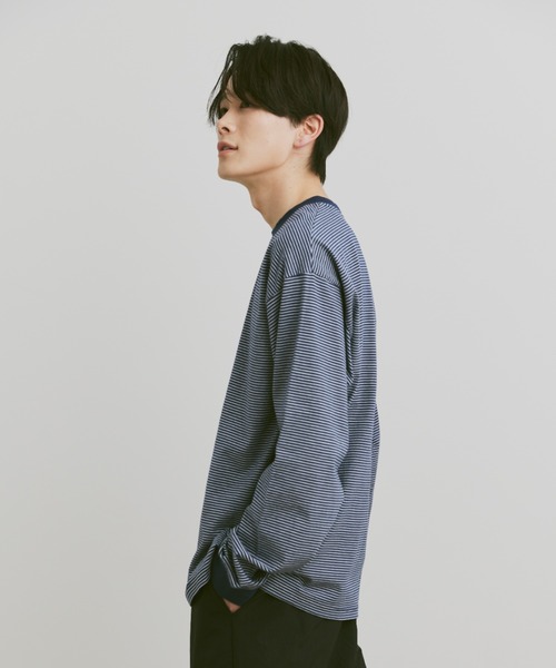 flaner（フラネ）の「Loose micro border long tee / ルーズマイクロボーダーロンT（Tシャツ/カットソー・レディース・ホワイト/ネイビー・LARGE/MEDIUM）」の21枚目の写真