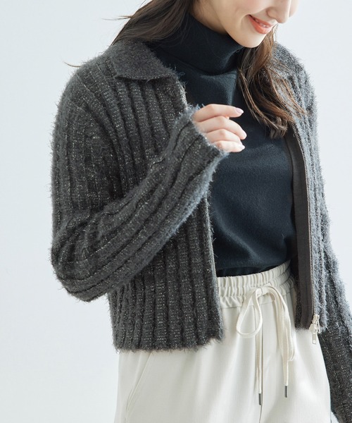 ROPE' PICNIC（ロペピクニック）の「【一部店舗限定】ラメフェザー衿付ジップカーディガン（カーディガン/ボレロ・レディース・チャコールグレー/グレー/キナリ・38）」の2枚目の写真
