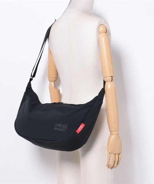 Manhattan Portage（マンハッタンポーテージ）の「Kings Crescent Bag Padded Nylon Taffeta（ショルダーバッグ・メンズ・ブラック/オリーブ・MEDIUM）」の20枚目の写真