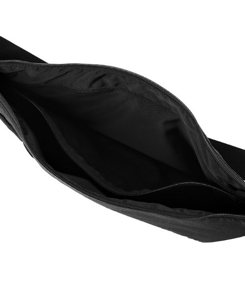 Manhattan Portage（マンハッタンポーテージ）の「Kings Crescent Bag Padded Nylon Taffeta（ショルダーバッグ・メンズ・ブラック/オリーブ・MEDIUM）」の9枚目の写真