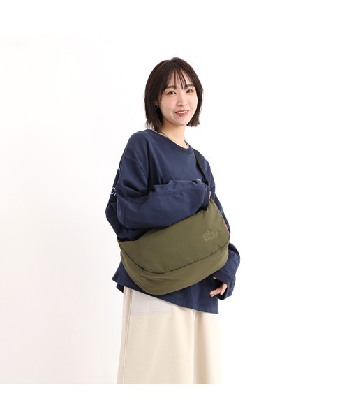 Manhattan Portage（マンハッタンポーテージ）の「Kings Crescent Bag Padded Nylon Taffeta（ショルダーバッグ・メンズ・ブラック/オリーブ・MEDIUM）」の12枚目の写真