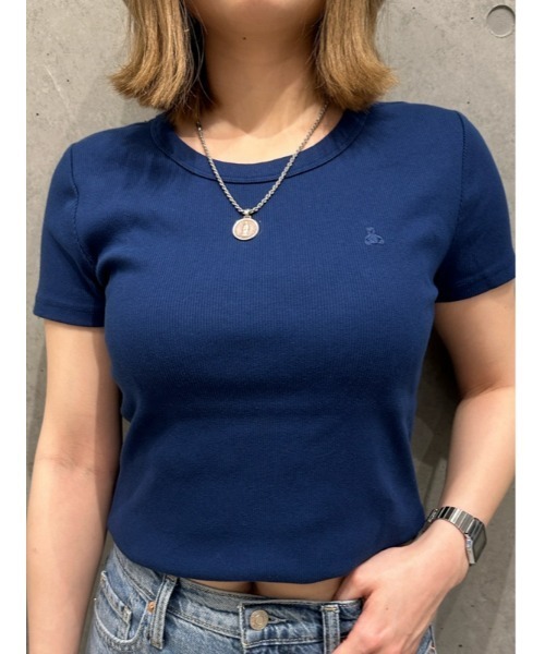 GAP(ギャップ)の「ブラナンベア リブ編み クルーネック Tシャツ(Tシャツ/カットソー・レディース・ベージュ/ホワイト/グリーン/ブラック/パープル/ピンク/ブルー・S/XS/M/L/XL/XXS)」の5枚目の写真