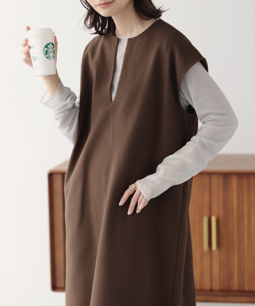 nouvellemoi（ヌーベルモイ）の「サイドスリットロングジャンパースカート（ジャンパースカート・レディース・ブラック/ベージュ/モカ/ブラウン・FREE）」の7枚目の写真