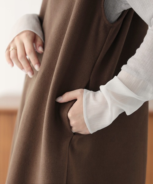 nouvellemoi（ヌーベルモイ）の「サイドスリットロングジャンパースカート（ジャンパースカート・レディース・ブラック/ベージュ/モカ/ブラウン・FREE）」の8枚目の写真