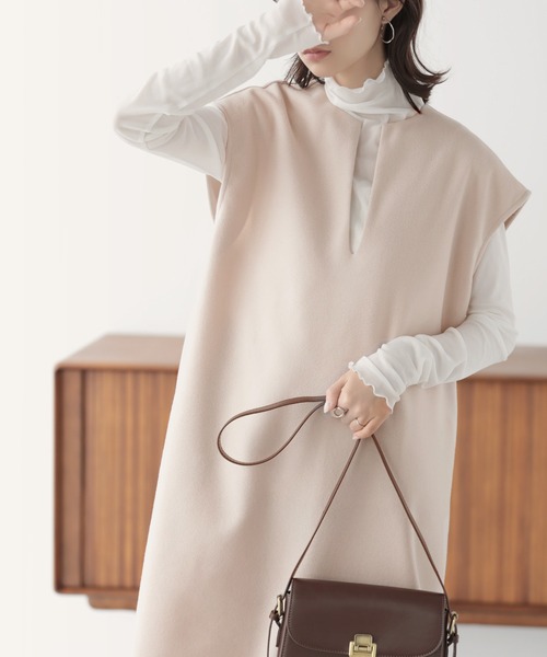 nouvellemoi（ヌーベルモイ）の「サイドスリットロングジャンパースカート（ジャンパースカート・レディース・ブラック/ベージュ/モカ/ブラウン・FREE）」の12枚目の写真