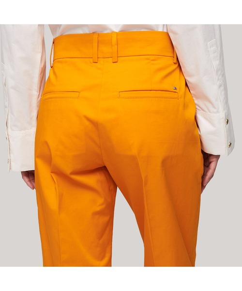 TOMMY HILFIGER(トミーヒルフィガー)の「【ESSENTIALS】スリムストレートコットンチノパンツ(チノパンツ・レディース・オレンジ・32inch/36inch/34inch)」の6枚目の写真