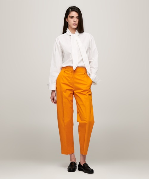 TOMMY HILFIGER(トミーヒルフィガー)の「【ESSENTIALS】スリムストレートコットンチノパンツ(チノパンツ・レディース・オレンジ・32inch/36inch/34inch)」の2枚目の写真