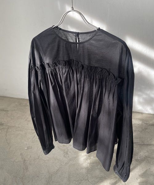 Spick & Span（スピックアンドスパン）の「ギャザーボリュームクロップドブラウス（シャツ/ブラウス・レディース・ブラック/ホワイト/オレンジ・FREE）」の5枚目の写真