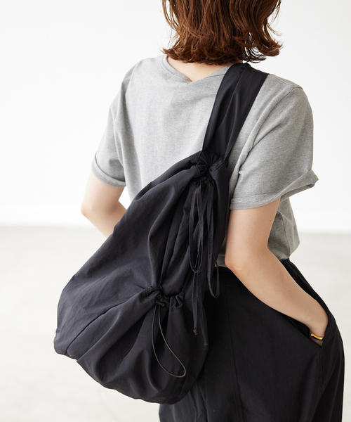 SLOBE citron.(スローブシトロン)の「《追加2》SLOBE citron. Nylon shoulder BAG(ショルダーバッグ・レディース・ブラック/ホワイト・FREE)」の13枚目の写真