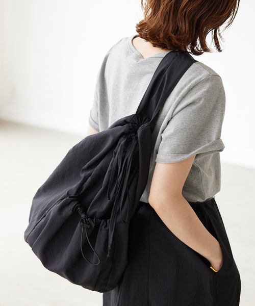 SLOBE citron.(スローブシトロン)の「《追加2》SLOBE citron. Nylon shoulder BAG(ショルダーバッグ・レディース・ブラック/ホワイト・FREE)」の3枚目の写真