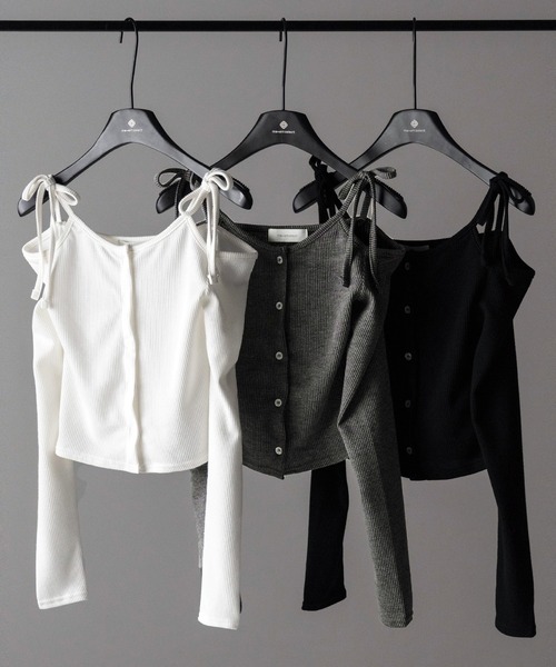 me+em select（ミームセレクト）の「【 ２WAY 】ダブルリボンオフショルダーリブショートカーディガン（Tシャツ/カットソー・レディース・チャコール/ホワイト/ブラック・FREE）」の4枚目の写真