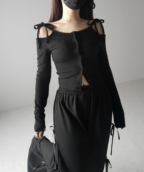 me+em select（ミームセレクト）の「【 ２WAY 】ダブルリボンオフショルダーリブショートカーディガン（Tシャツ/カットソー・レディース・チャコール/ホワイト/ブラック・FREE）」の8枚目の写真