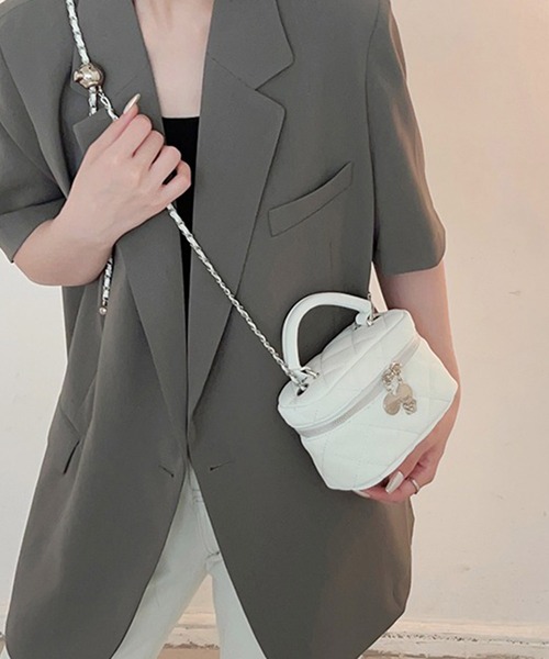 Dita Muaj.(ディータムアージュ)の「キルティングバニティショルダー/ハンドバッグ(ショルダーバッグ・レディース・ピンク/ホワイト/ブラック・FREE)」の4枚目の写真