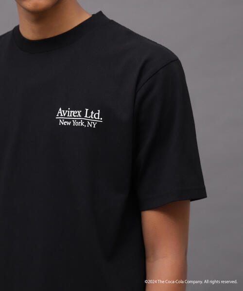 AVIREX（アヴィレックス）の「AVIREX / Coca-Cola 90s PHOTO T-SHIRT（Tシャツ/カットソー・メンズ・ブラック/ホワイト・MEDIUM/LARGE/X-LARGE/XX-LARGE）」の16枚目の写真