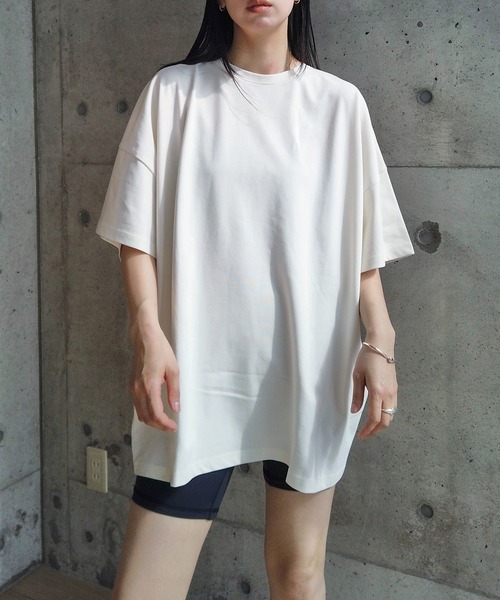y/m by RIKA(イムバイリカ)の「【選べる丈感】オーバーTシャツ(Tシャツ/カットソー・レディース・アイボリー/ブラック/ライトイエロー・MEDIUM/SMALL)」の6枚目の写真