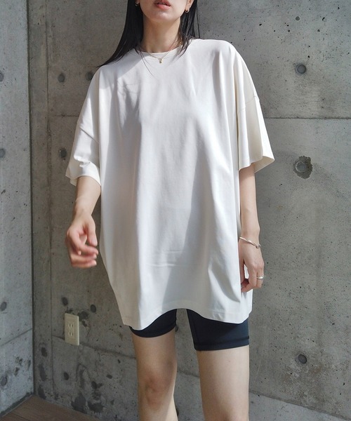 y/m by RIKA(イムバイリカ)の「【選べる丈感】オーバーTシャツ(Tシャツ/カットソー・レディース・アイボリー/ブラック/ライトイエロー・MEDIUM/SMALL)」の7枚目の写真