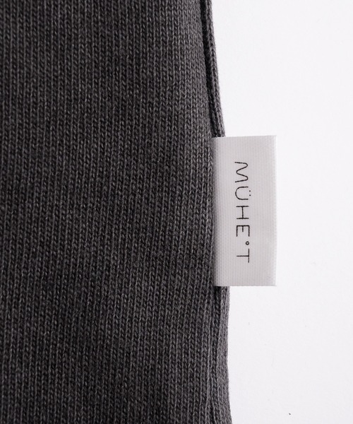 MUHET（ミュエータ）の「トモジロゴピグメントTシャツ（Tシャツ/カットソー・レディース・チャコールグレー/イエロー系その他/ネイビー・MEDIUM/X-LARGE）」の4枚目の写真