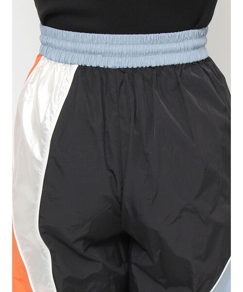EVRIS（エヴリス）の「カラーブロッキングトラックパンツ（その他パンツ・レディース・ブラック/ネイビー・FREE）」の5枚目の写真