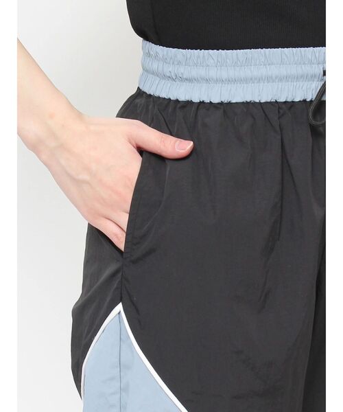 EVRIS（エヴリス）の「カラーブロッキングトラックパンツ（その他パンツ・レディース・ブラック/ネイビー・FREE）」の6枚目の写真