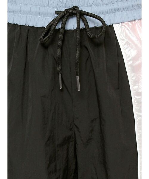EVRIS（エヴリス）の「カラーブロッキングトラックパンツ（その他パンツ・レディース・ブラック/ネイビー・FREE）」の11枚目の写真