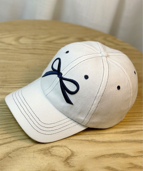 LA VORAGINE（ラ ヴォラジネ）の「リボン刺繍デニム野球帽CAP（キャップ・レディース・ブラック/ブルー/ホワイト/ネイビー・FREE）」の6枚目の写真