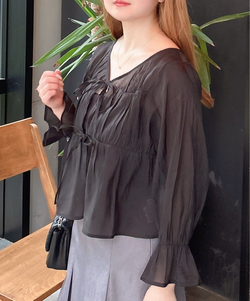 INGNI（イング）の「前リボンシアーブラウス（シャツ/ブラウス・レディース・ピンク/アイボリー/ブルーグレー/ブラック・M）」の2枚目の写真