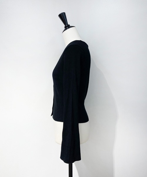 NOELA(ノエラ)の「フレアスリーブニットカーデ(カーディガン/ボレロ・レディース・ボルドー/サックスブルー/ブラック・フリー)」の4枚目の写真