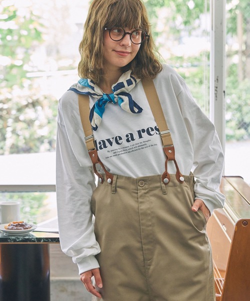 GILDAN(ギルダン)の「【GILDAN】ギルダン別注 アソートロゴ グラフィックプリント&刺繍 オーバーサイズ 長袖Tシャツ(Tシャツ/カットソー・レディース・ホワイト/レッド/オートミール/ネイビー/チャコールグレー/杢グレー・FREE)」の13枚目の写真