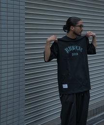 PUBLICPINK（パブリックピンク）の「【PUBLICPINK/パブリックピンク】9.1オンス ヘビーウェイトオーバーサイズオールドイングリッシュ アーチロゴTEE（Tシャツ/カットソー）」