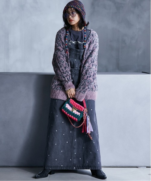 GEVS.(ジェイヴィス)の「綿100%グラフィックプリントロングスリーブTシャツ <大きいサイズ有>GEVS.(Tシャツ/カットソー・レディース・チャコール/ベージュ系・M/5L/4L/3L/LL/L)」の3枚目の写真