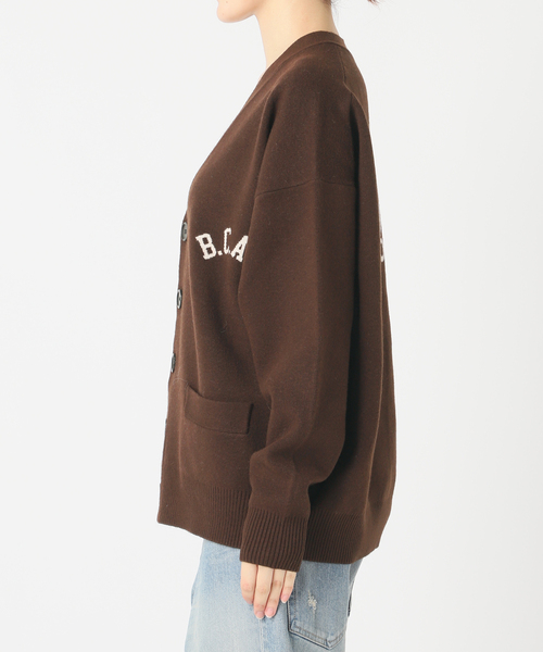 【フレームワーク】カレッジロゴカーディガン ブラウン FRAMeWORK（フレームワーク）の「st.Johns 3rd club 別注カレッジロゴ
