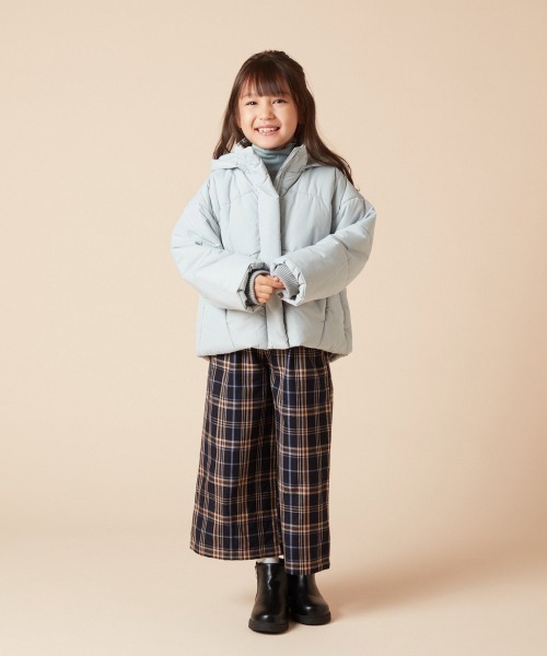a.v.v（アーヴェヴェ）の「[140-150]中綿ショートアウター（ダウンジャケット/コート・キッズ・ピンク/ブルー/アイボリー/ブラック・140/150）」の15枚目の写真
