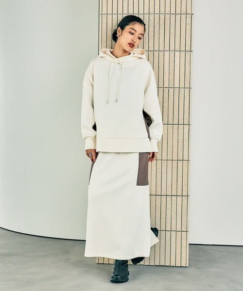 LEPSIM（レプシィム）の「異素材ギャザーパーカー 134460（パーカー・レディース・アイボリー/ブラック/チャコールグレー・FREE）」の9枚目の写真