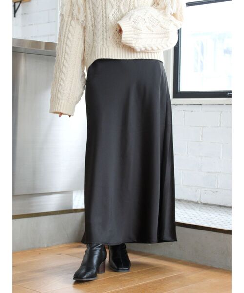 Ungrid(アングリッド)の「サテンフレアスカート(スカート・レディース・ブラック/オレンジ/シルバー・FREE)」の5枚目の写真