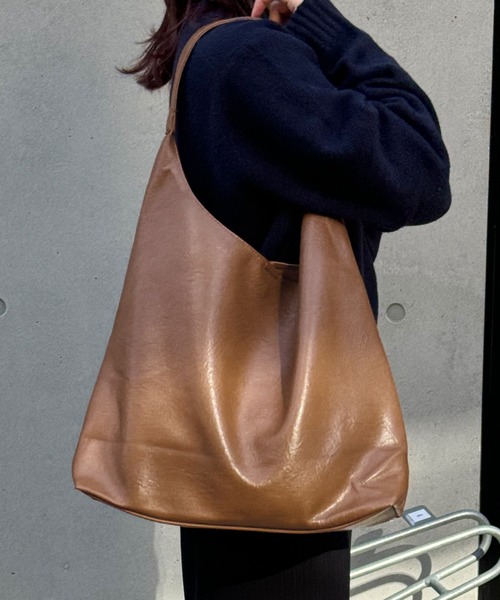 トライアングルトートバッグ【ポーチ付き】（トートバッグ）｜Dita Muaj.（ディータムアージュ）