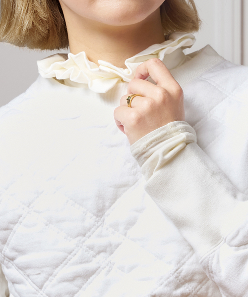 IENA LA BOUCLE フリルヘンリーネックカットソー（Tシャツ