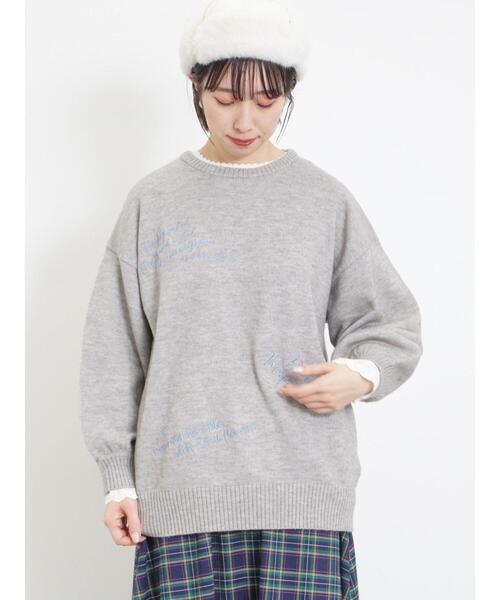 Samansa Mos2(サマンサ モスモス)の「◎【マシンウォッシャブル】手描き風刺繍ニット(ニット/セーター・レディース・ベージュ/ネイビー/グレー・F)」の2枚目の写真