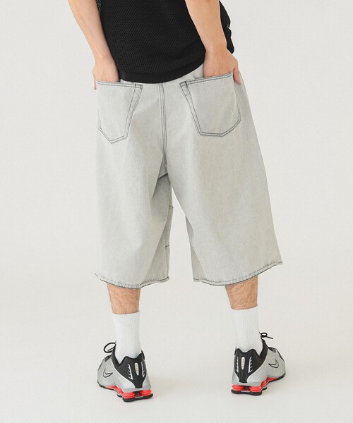 BEAMS(ビームス)の「5ポケット クウォーターレングス ワイドデニム(デニムパンツ・メンズ・ブラック/ブルー/ホワイト・XL/L/M/S)」の11枚目の写真