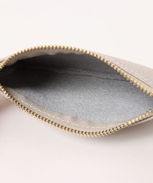 CHRISTIAN VILLA（クリスチャンヴィラ）の「【CHRISTIAN VILLA】スモールサイズレザーハンドバッグ(Q56406)（ハンドバッグ・レディース・ライトグレー/ブラック・ALL）」の6枚目の写真