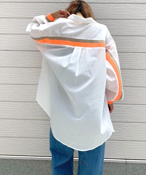 Q（キュー）の「ヨークリブドッキングシャツ（シャツ/ブラウス・レディース・ライトブルー/ホワイト/グレー/ホワイト系・MEDIUM）」の3枚目の写真