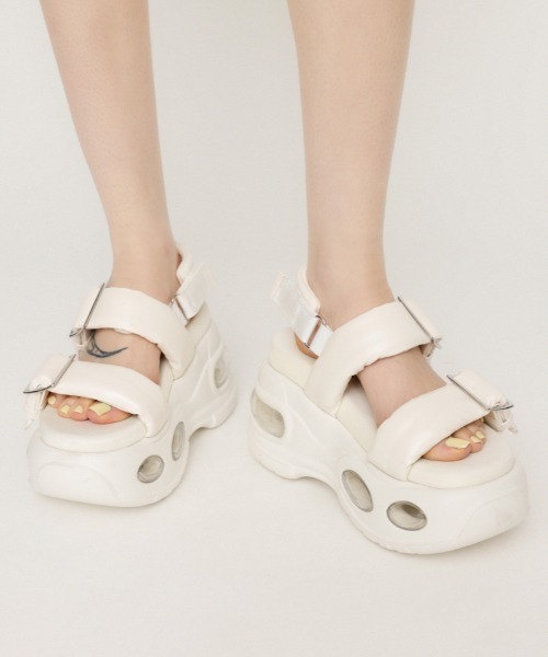 SLY（スライ）の「AIR VOLUME SOLE BELT SANDAL エアー ボリュームソール ベルト サンダル 厚底（サンダル・レディース・ブラック/アイボリー・LARGE/MEDIUM/SMALL）」の13枚目の写真