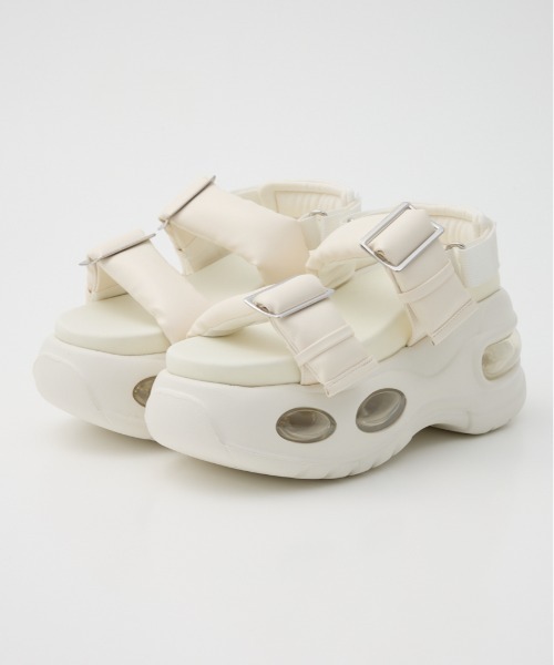 SLY（スライ）の「AIR VOLUME SOLE BELT SANDAL エアー ボリュームソール ベルト サンダル 厚底（サンダル・レディース・ブラック/アイボリー・LARGE/MEDIUM/SMALL）」の4枚目の写真