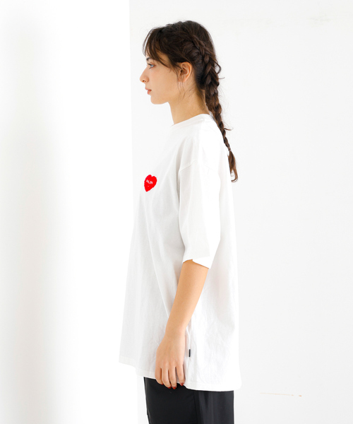 POLeR(ポーラー)の「【POLeR/ポーラー】PRM WASH STEAMED /HAMS/ HEART/CHENILLE EMB TEE/ワンポイント 刺繍Tシャツ / ハンバーガー/ハート(Tシャツ/カットソー・メンズ・ブラック系その他2/ホワイト系その他2/ブラック系その他/ブルー系その他/ブルー系その他2/ホワイト系その他・M/L/XL)」の8枚目の写真