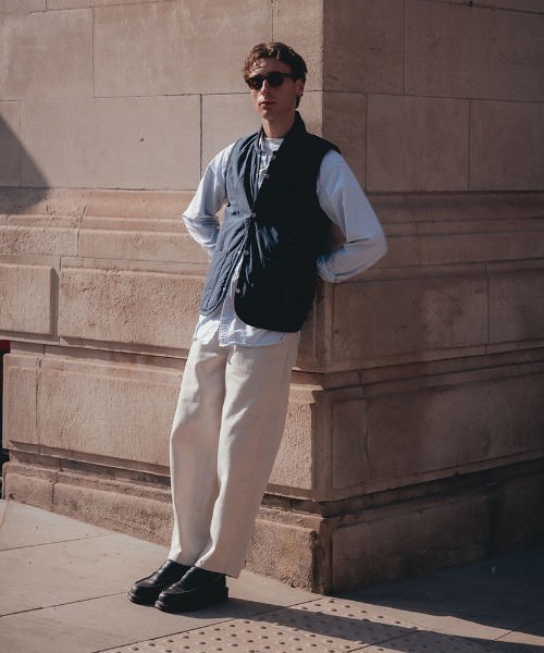 LAVENHAM(ラベンハム)の「Stud Front Bomber Gilet Mens / スタッド フロント ボンバー ジレ メンズ(ベスト・メンズ・ダークネイビー/ブラック/カーキ・L/M/S/XL)」の4枚目の写真