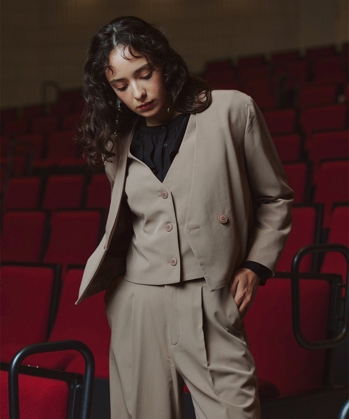 Callarus（カラルス）の「デザインショートジャケットパンツセットアップスーツ（ジャケット＋ジレ＋パンツ）〔Callarus〕（スーツセット・レディース・ブラック/モカ・M/3L/LL/L/S）」の5枚目の写真