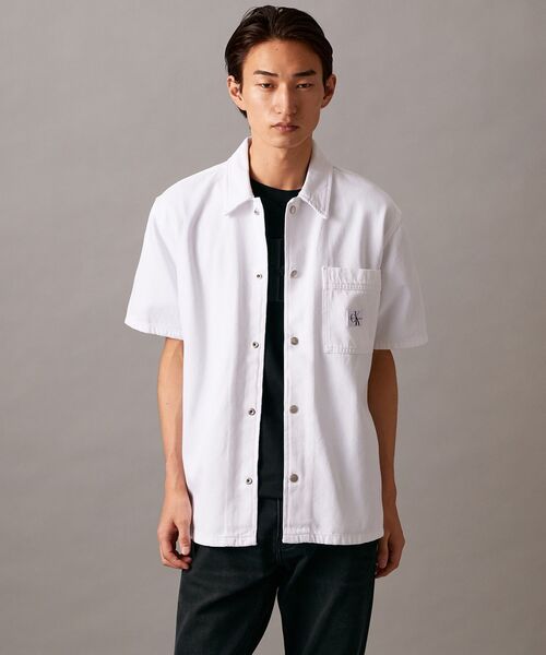 Calvin Klein（カルバン・クライン）の「キャンプ デニムシャツ（シャツ/ブラウス・メンズ・ホワイト・L/M/S/XS/XL）」の3枚目の写真