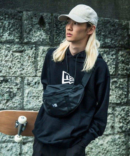NEW ERA(ニューエラ)の「NEW ERA/ニューエラ ウエストポーチ WAIST BAG ウエストバッグ 2L 251 14521296/14521297(ボディバッグ/ウエストポーチ・メンズ・ブラック・FREE)」の3枚目の写真